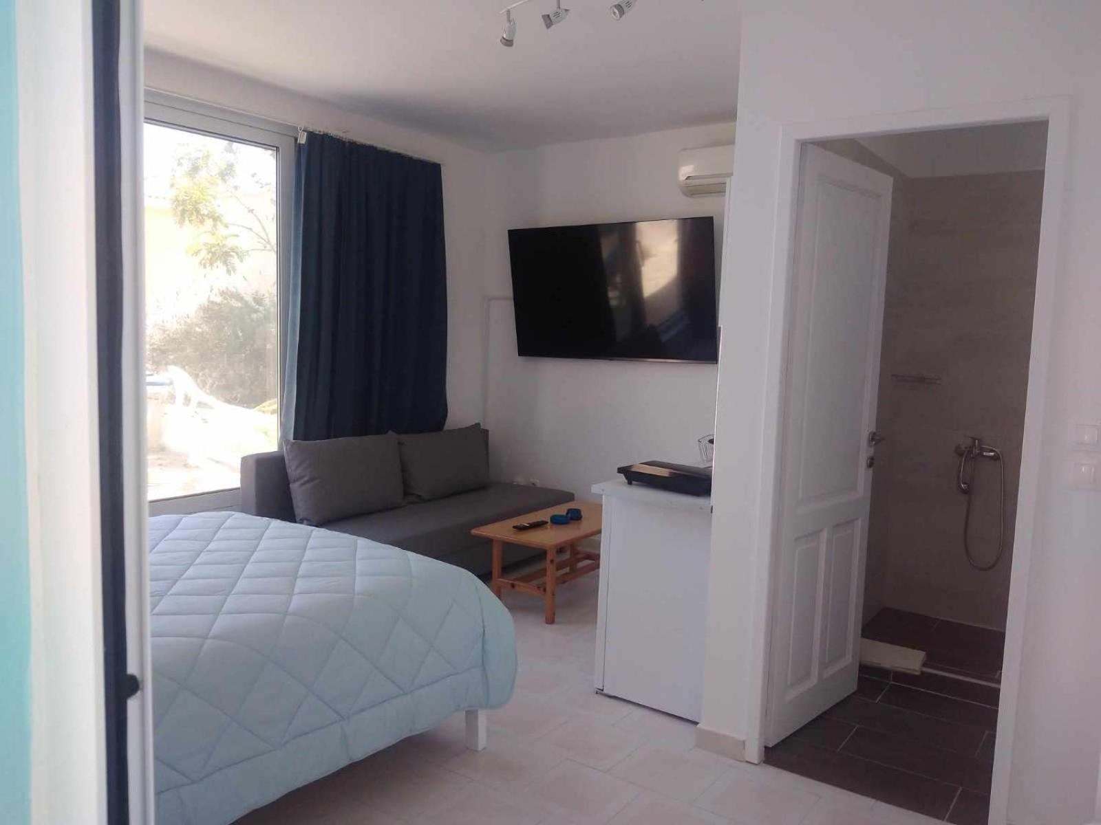 Blue Dolphin Studios And Apartment Vagia  ภายนอก รูปภาพ