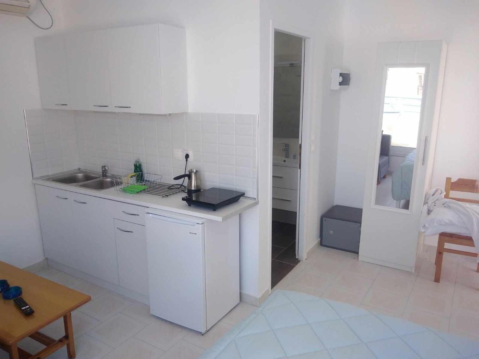 Blue Dolphin Studios And Apartment Vagia  ภายนอก รูปภาพ