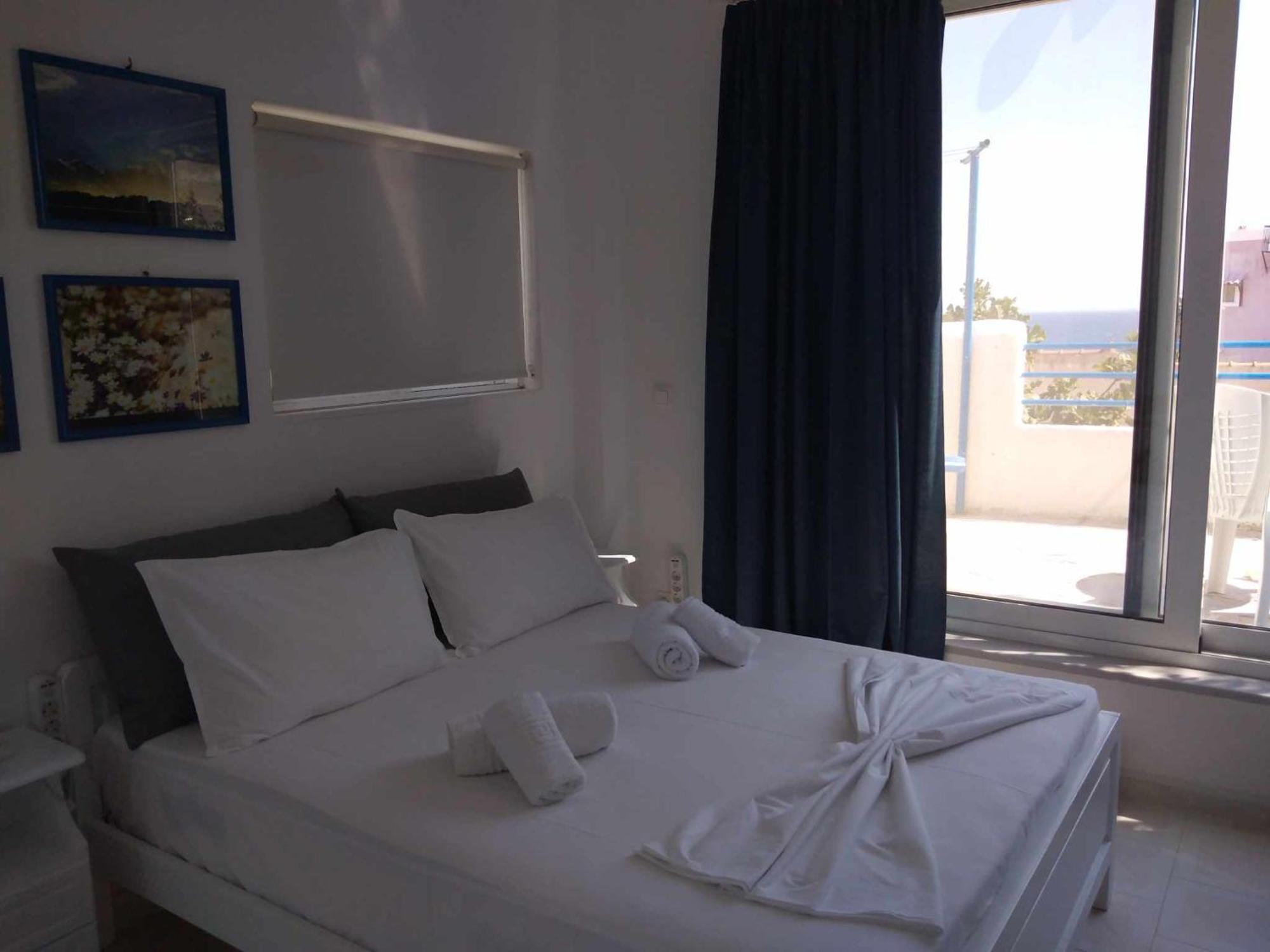 Blue Dolphin Studios And Apartment Vagia  ภายนอก รูปภาพ