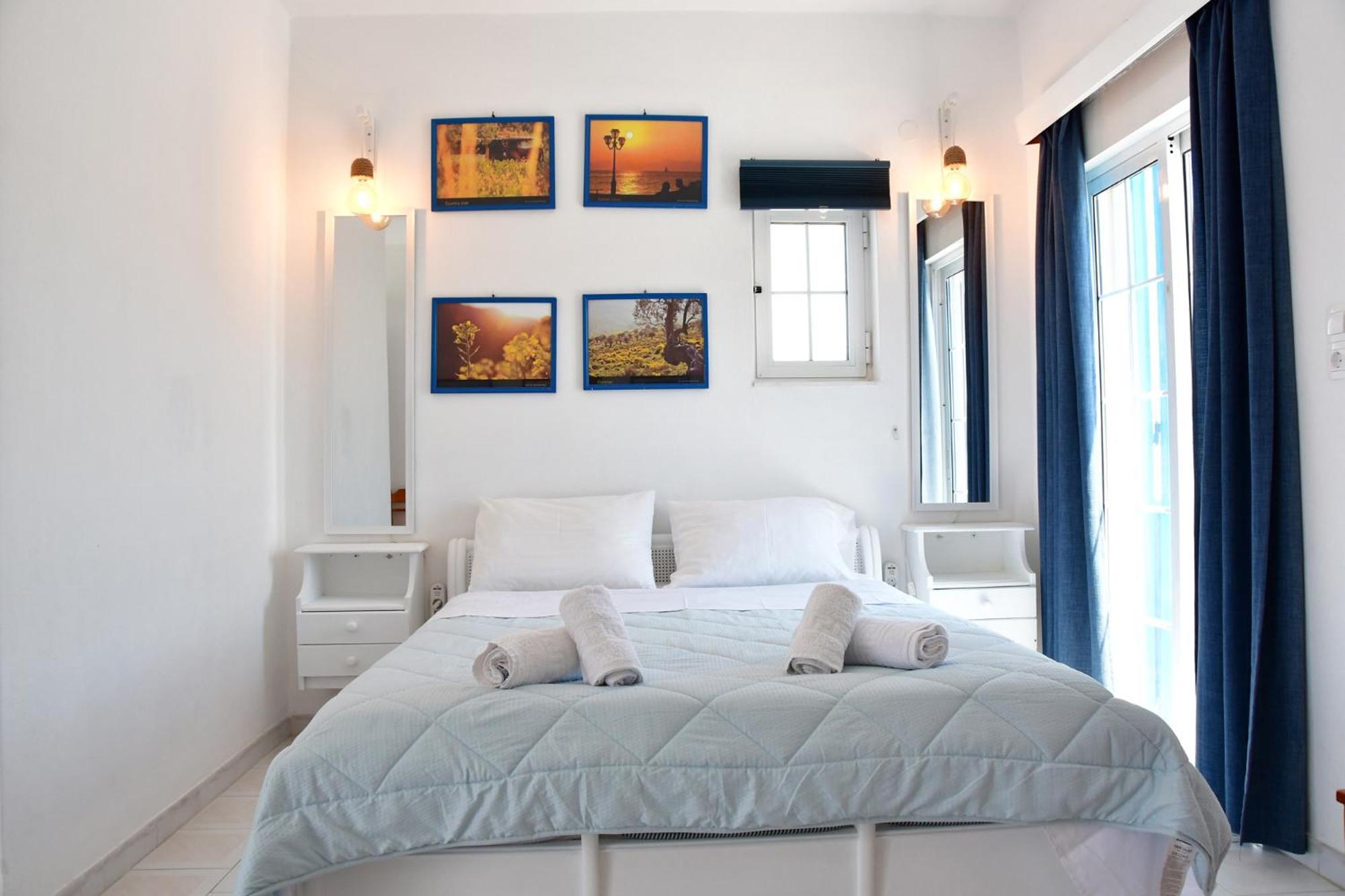 Blue Dolphin Studios And Apartment Vagia  ภายนอก รูปภาพ
