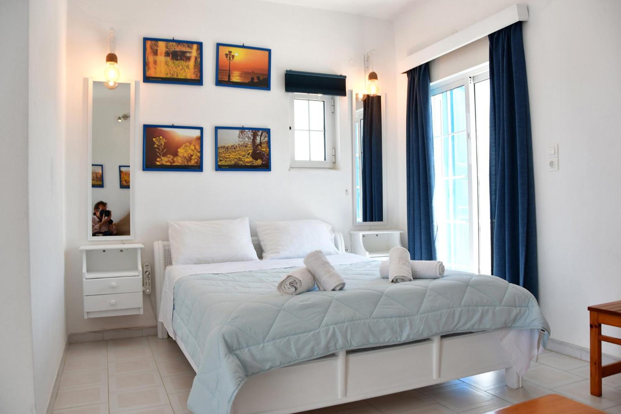 Blue Dolphin Studios And Apartment Vagia  ภายนอก รูปภาพ