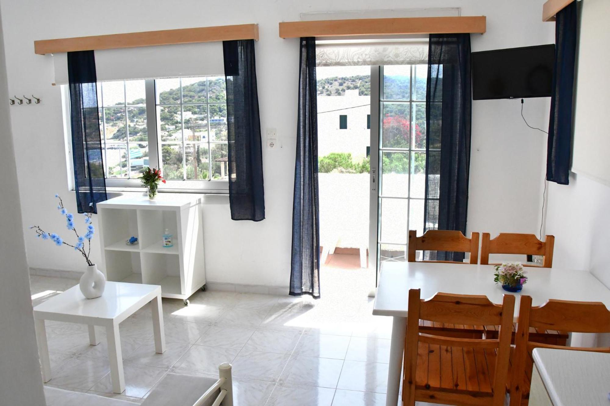 Blue Dolphin Studios And Apartment Vagia  ภายนอก รูปภาพ