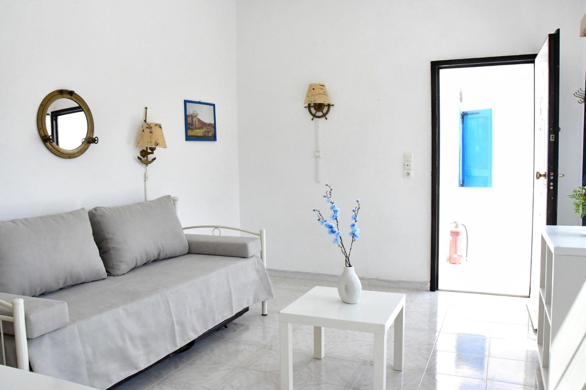 Blue Dolphin Studios And Apartment Vagia  ภายนอก รูปภาพ