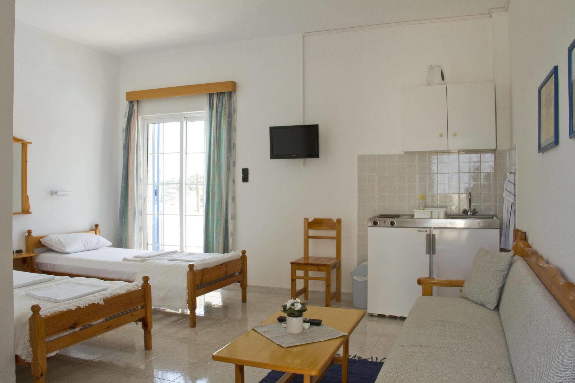 Blue Dolphin Studios And Apartment Vagia  ภายนอก รูปภาพ