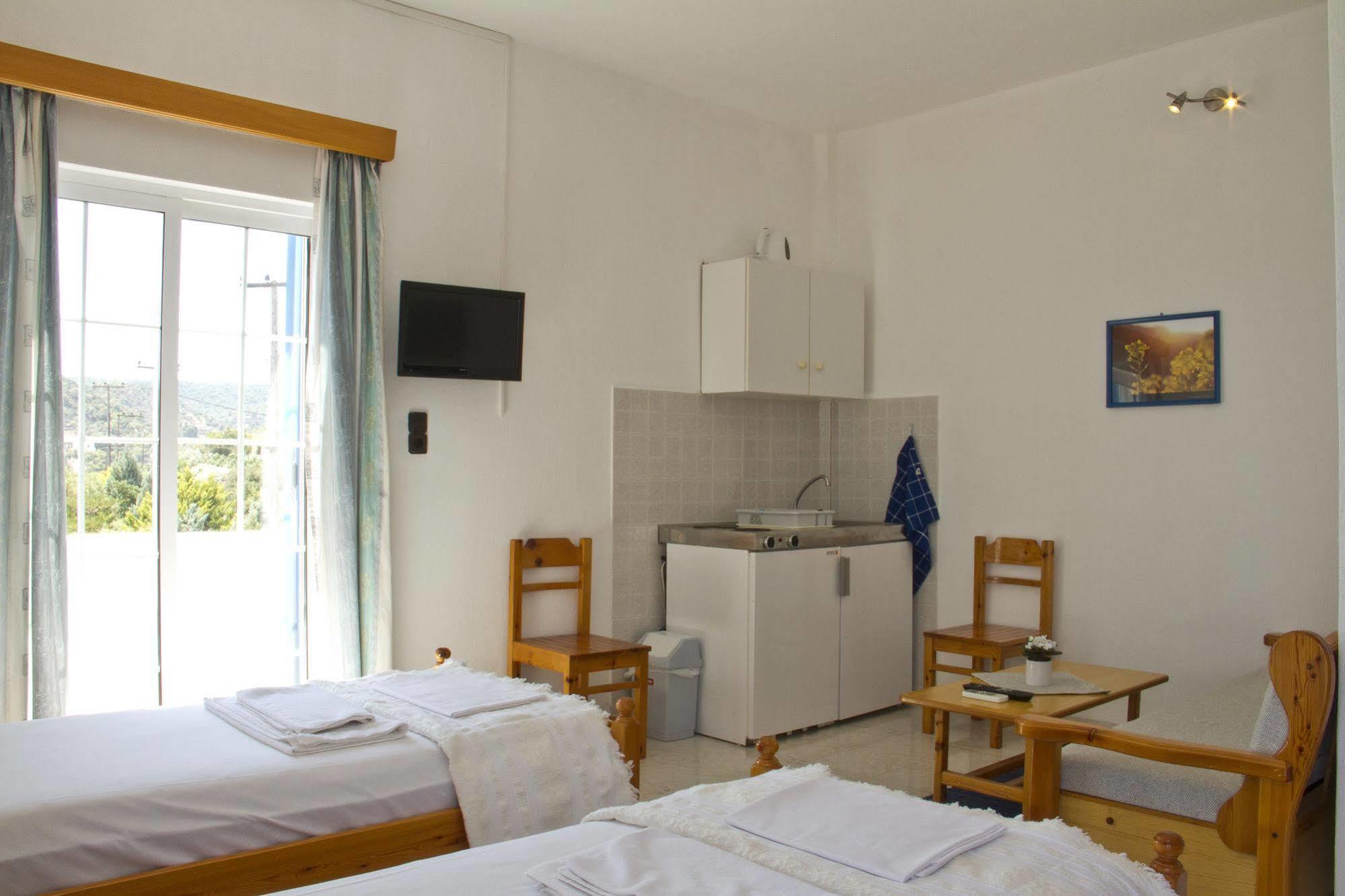 Blue Dolphin Studios And Apartment Vagia  ภายนอก รูปภาพ